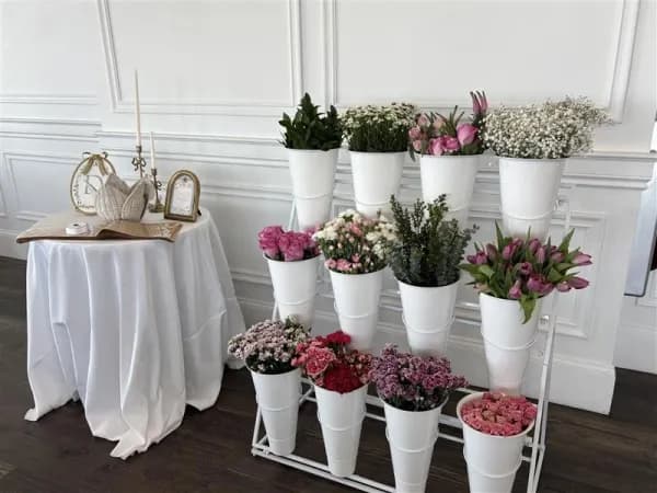 Flower bar styling